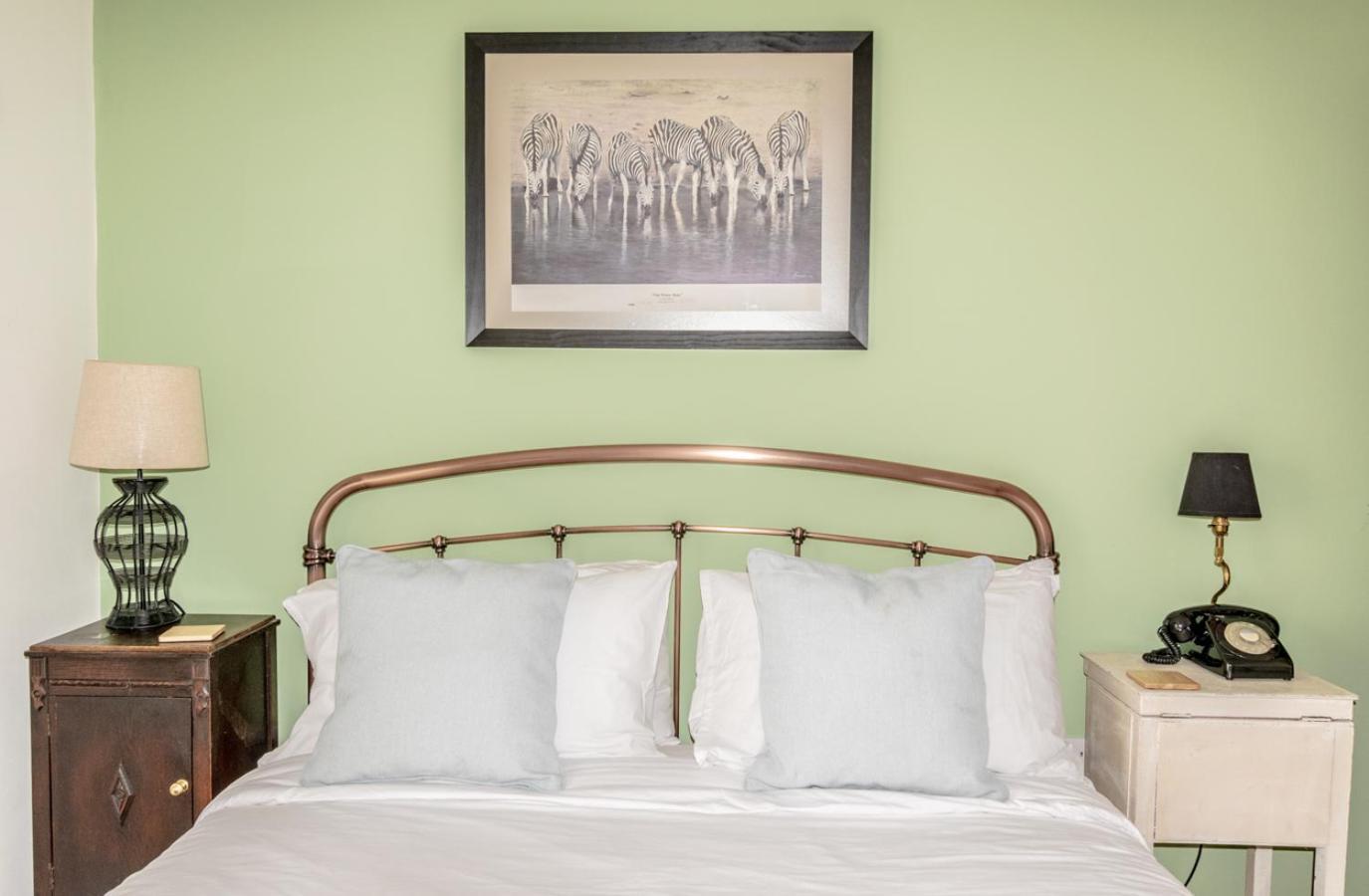 Stylish 2 Bedrooms Cosy & Bright Cottage, Pet Friendly, Sleeps 5, Titchfield Village - Summer Special Offer!! - By Blue Puffin Stays Экстерьер фото