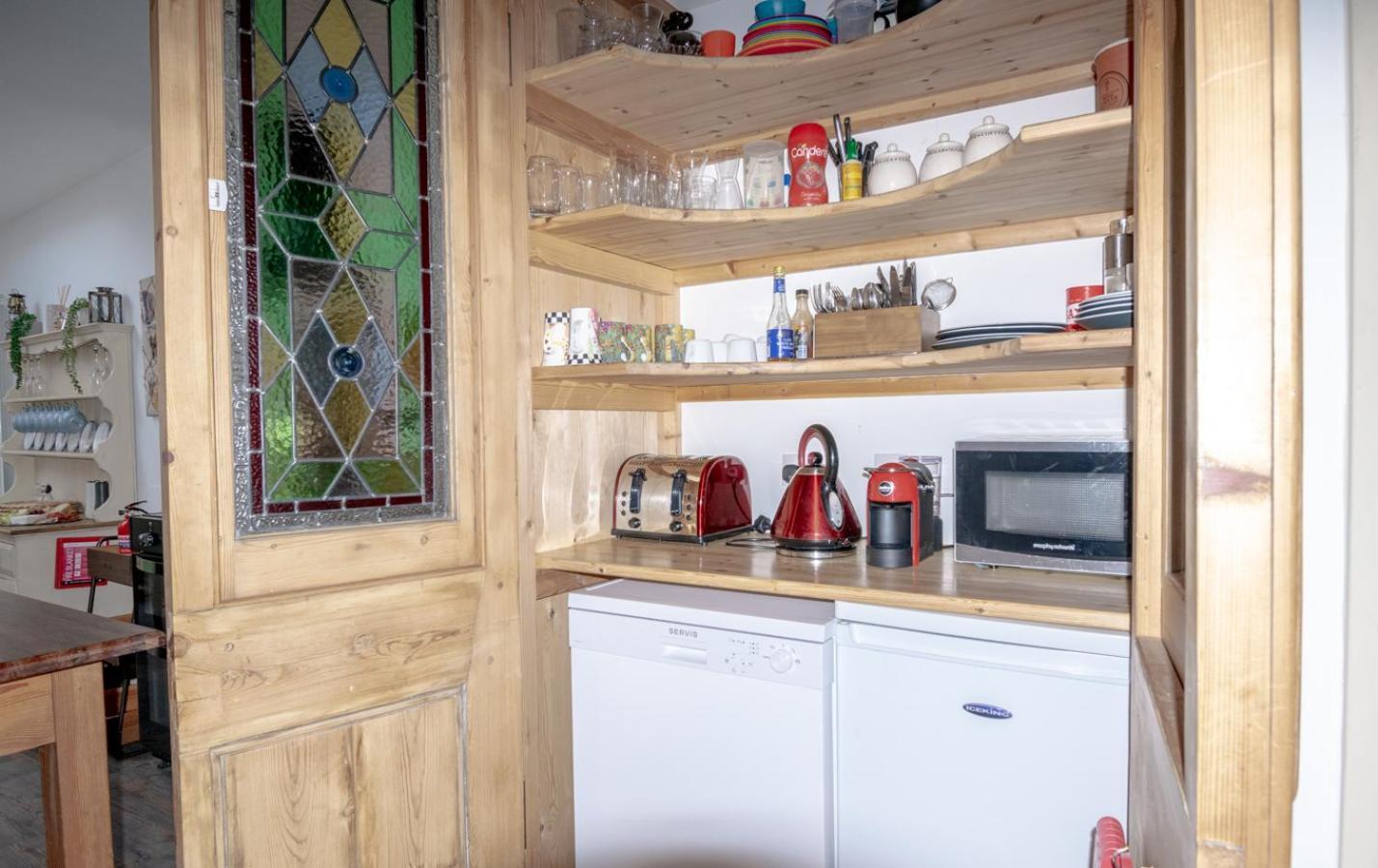 Stylish 2 Bedrooms Cosy & Bright Cottage, Pet Friendly, Sleeps 5, Titchfield Village - Summer Special Offer!! - By Blue Puffin Stays Экстерьер фото